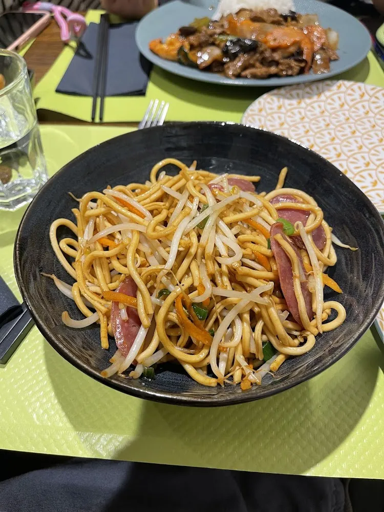 腊肠炒面