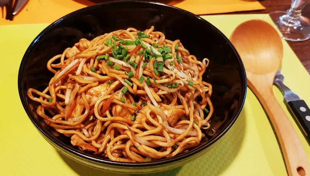 Nouilles Sautées Aux Poulets